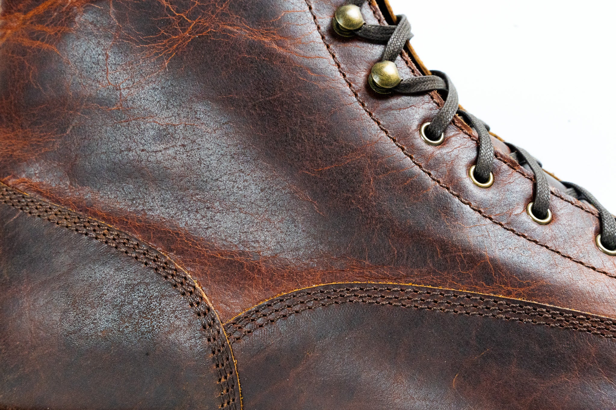 Carver - Cognac Pent Burnt Chip Tan Bison