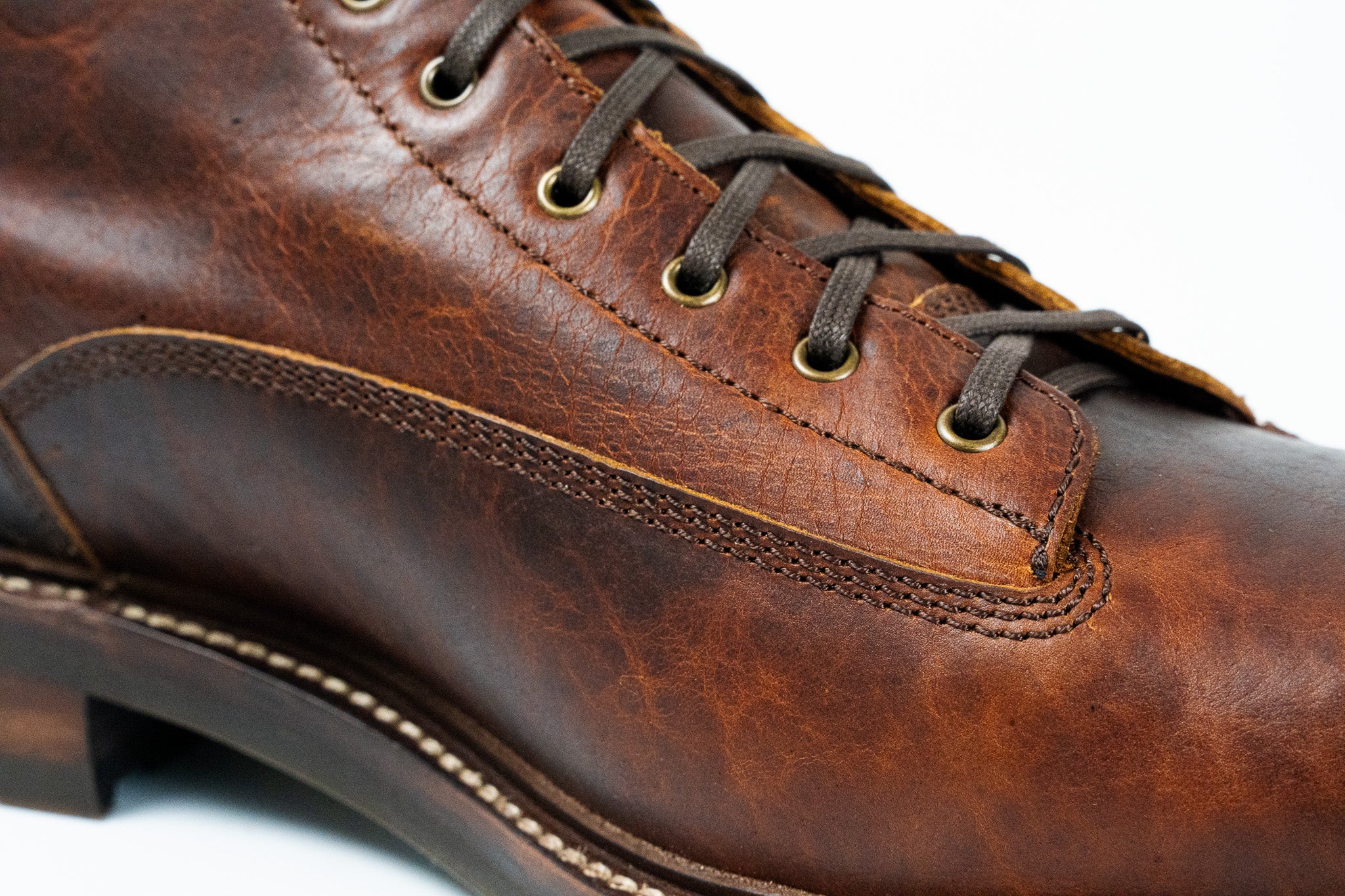 Carver - Cognac Pent Burnt Chip Tan Bison