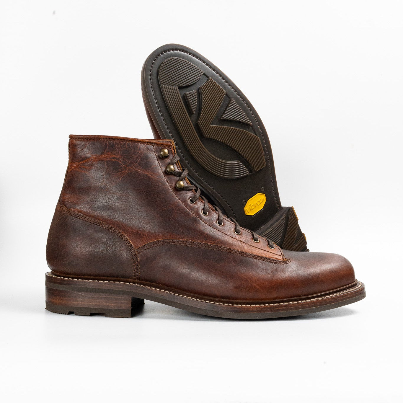 Carver - Cognac Pent Burnt Chip Tan Bison