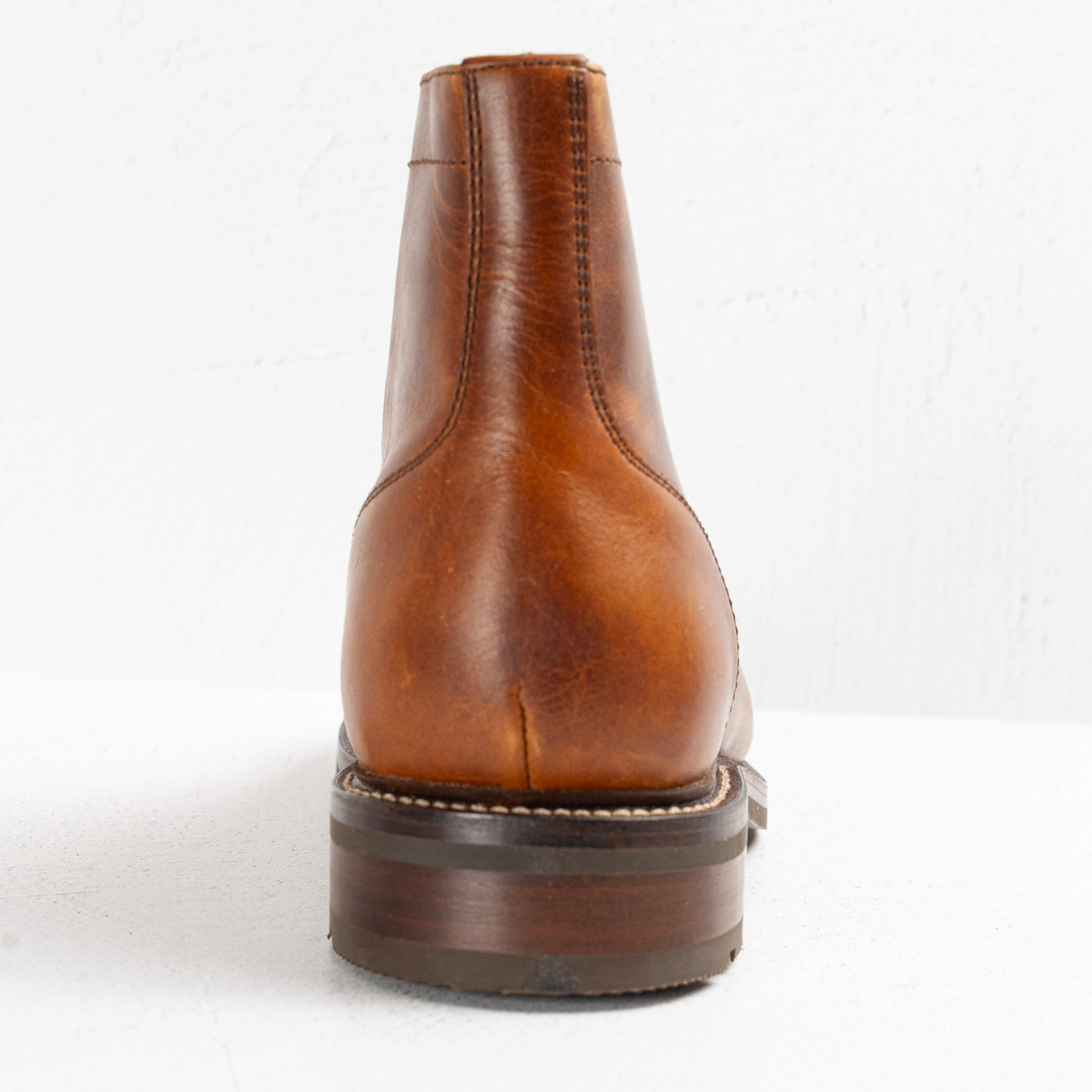 Lisbon - Caramel Classic Oiled Shoulder