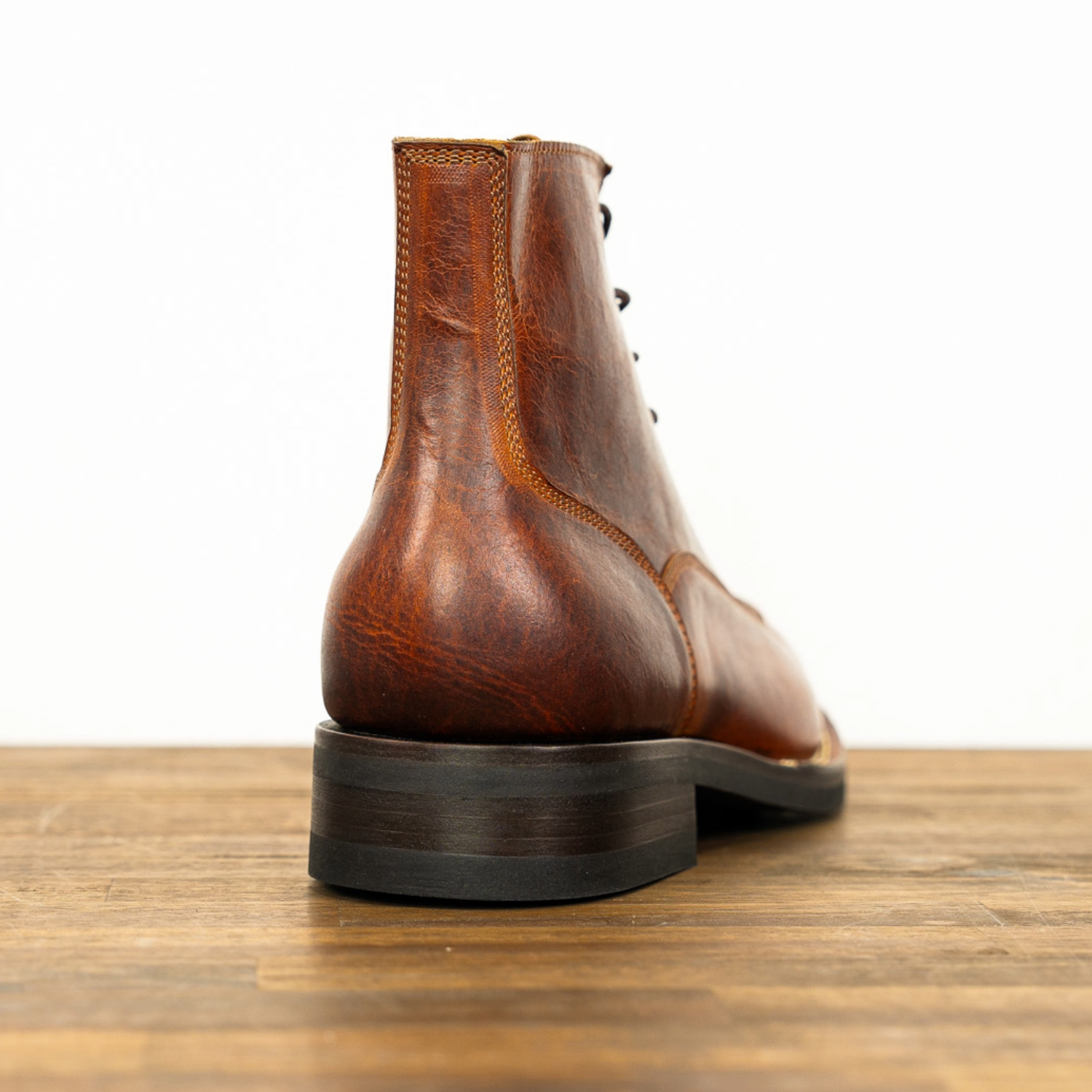 Carver - Cognac Burnt Chip Tan Bison