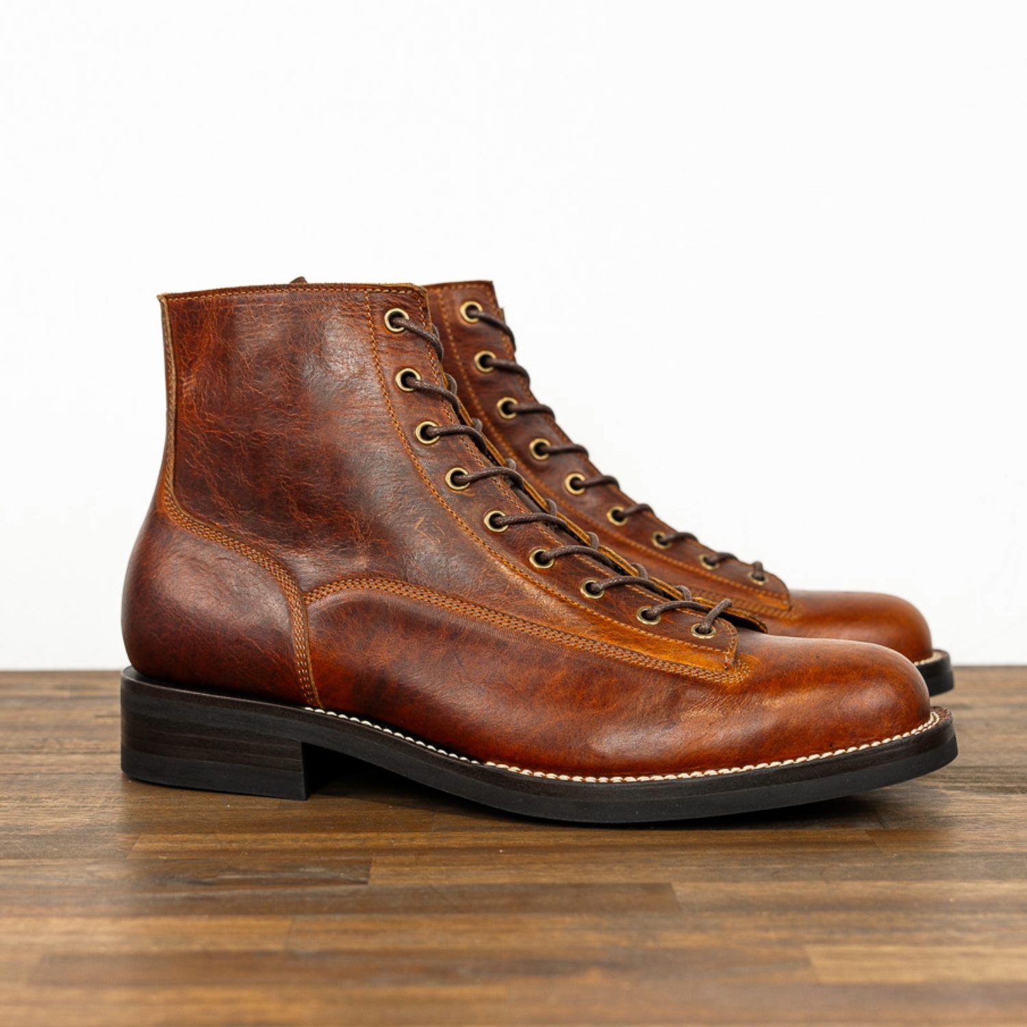 Carver - Cognac Burnt Chip Tan Bison