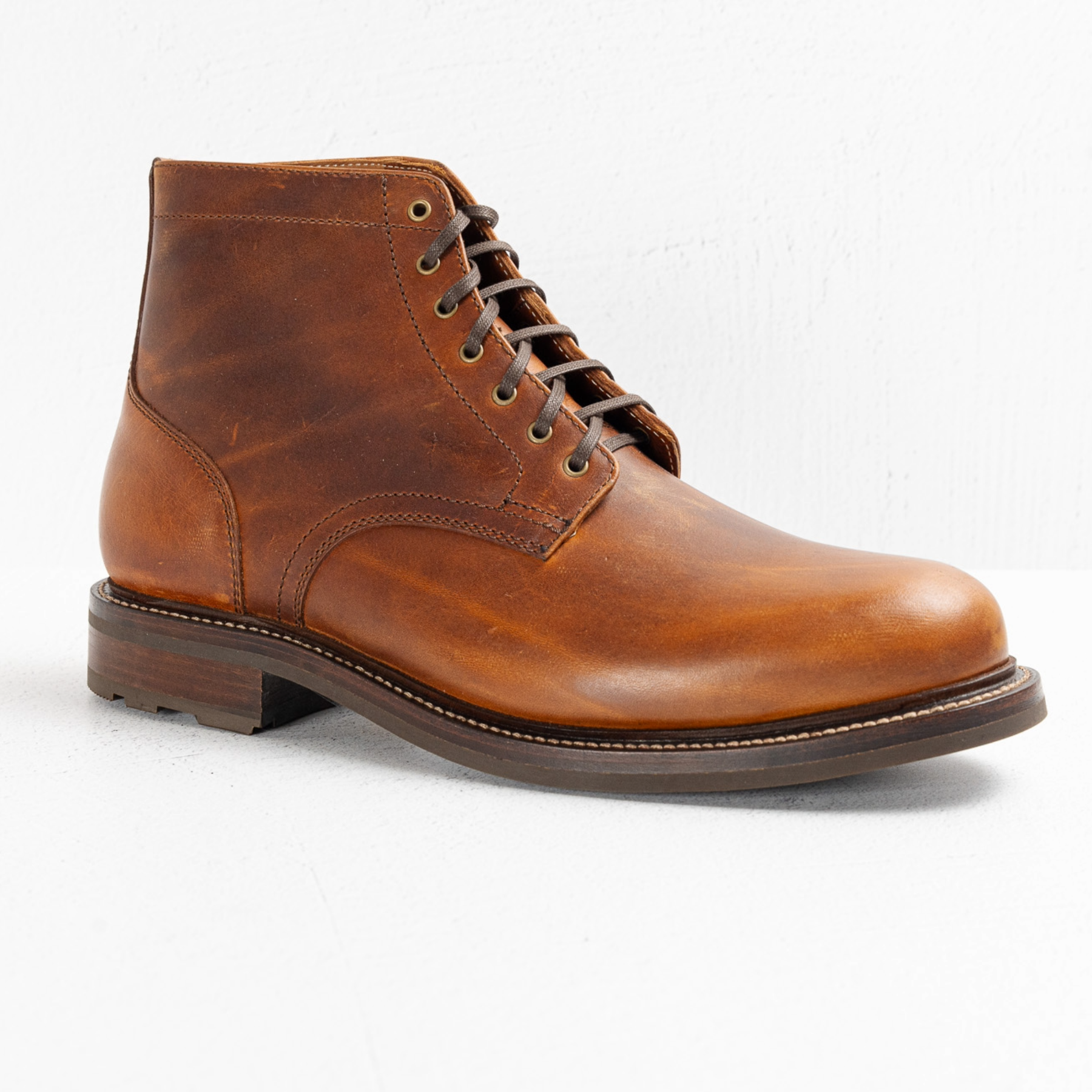 Lisbon - Caramel Classic Oiled Shoulder