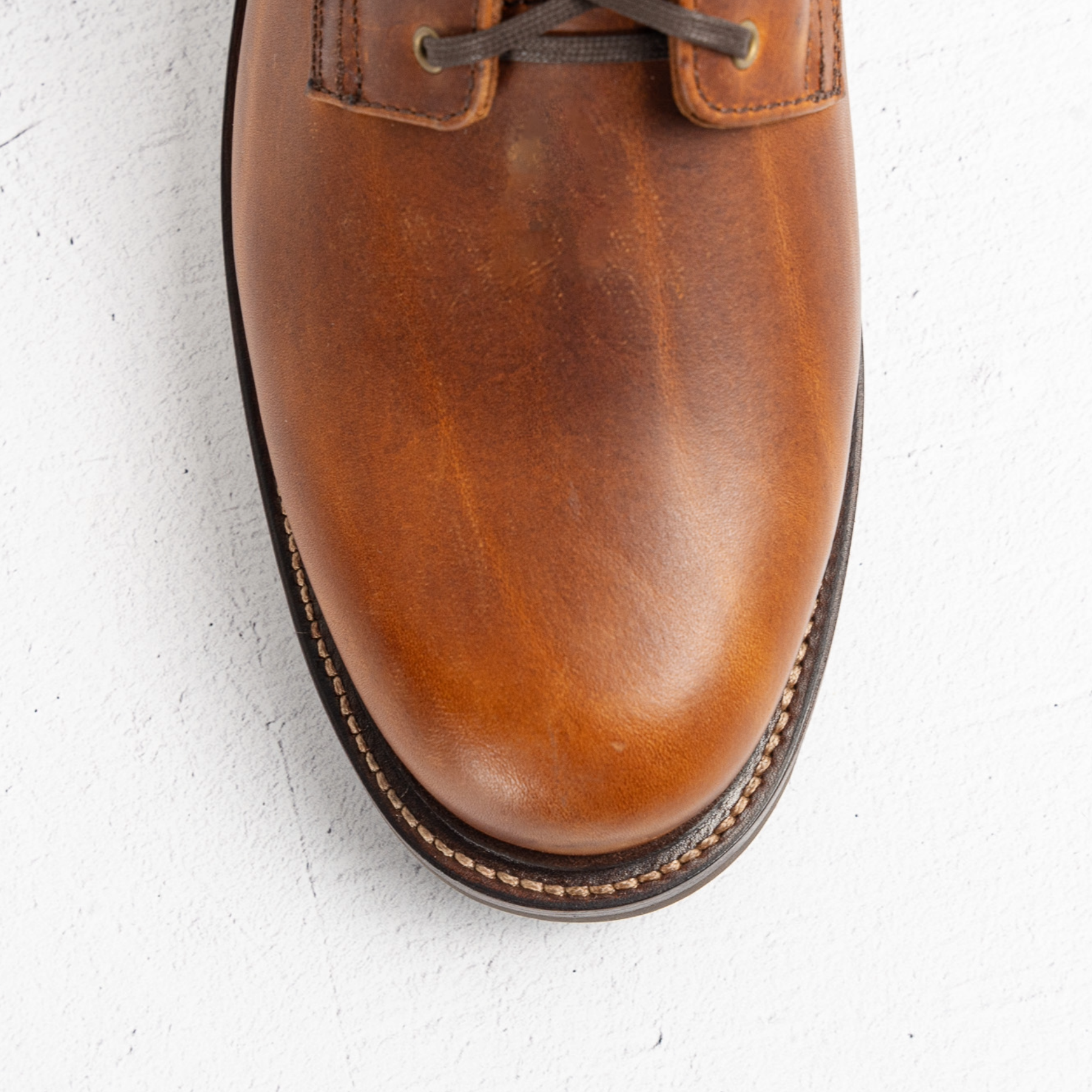 Lisbon - Caramel Classic Oiled Shoulder